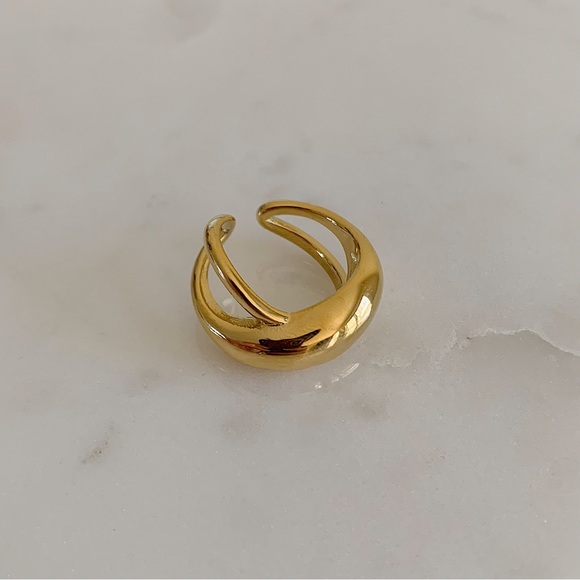 Gold layered ring, gold dome ring, stacking gold ring, statement gold ring - Picture 3 of 5